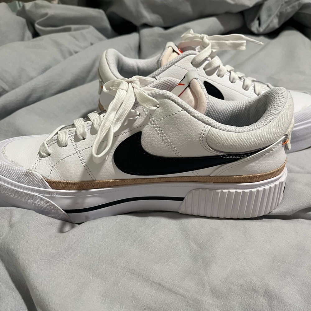 Nike Women's Court Legacy Lift Shoes